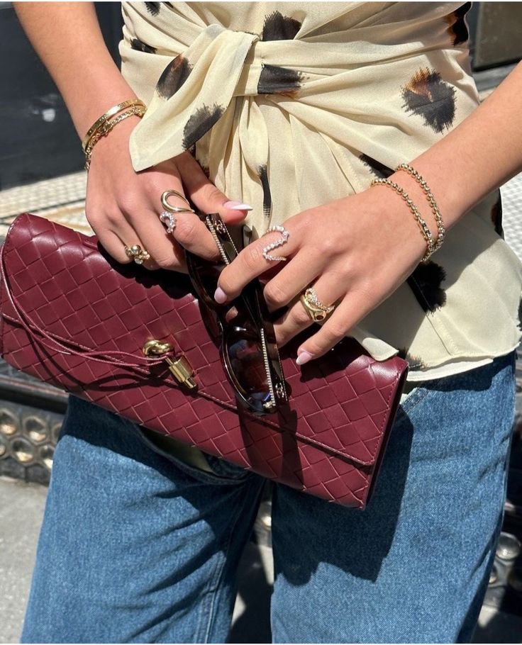 Bottega Clutch, Bottega Bag, Burgundy Bag, Woven Clutch, Bottega Veneta Clutch, Burgundy Fashion, Niche Design, Woven Design, Fall Street Style