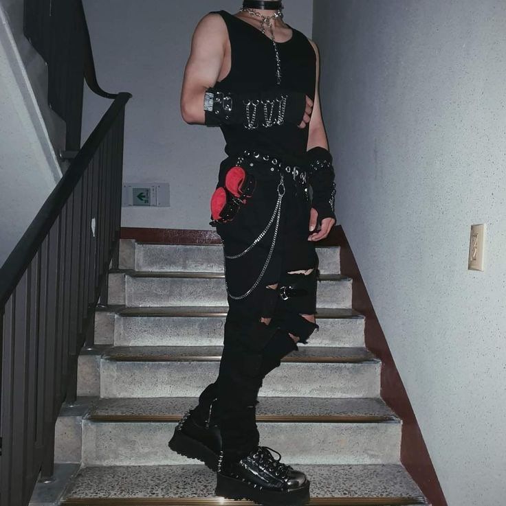 Goth Outfits Men Punk Rock, Alternative Outfit Ideas Men, Punk Outfits 80s Men, Metal Band Outfit Men, Punk Street Style Men, Fancy Punk Outfits Men, Punk Goth Male Outfit, Goth Outfits Men Summer, Man Alternative Style