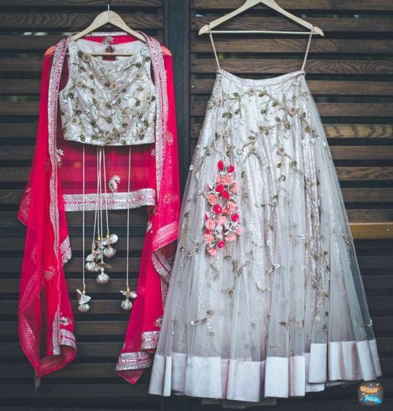 Chique Outfit, Indian Outfits Lehenga, Lehnga Dress, Half Saree Designs, Red Lehenga, Indian Gowns Dresses, Patiala Salwar, Indian Gowns, Designer Lehenga Choli