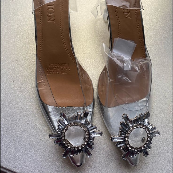 Lady’s Shoes Brand New Just Received Size Is Big 40-41 Beautiful On Hell 3.5 Shoes Brand, Shoes Color, Shoe Brands, Shoes Women Heels, Shoes Heels, Size 10, Women Shoes, Brand New, Heels