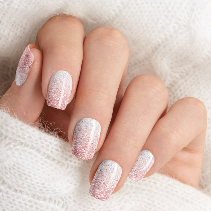 Trendy Chic Blush Pink Rose Gold Ombre Glitter Nail Wraps. Girly Glam Bling Nail Wrap Design With Rose Gold Ombre Glitter. Perfect Classy Elegant Wedding nail wrap design. Rose Gold Nye Nails, Light Pink Winter Nails, Nails For Vegas Trip, Nail Deaigns, Rose Gold Manicure, Classy Elegant Wedding, Ruby Nails, Pink Wedding Nails, Nye Nails