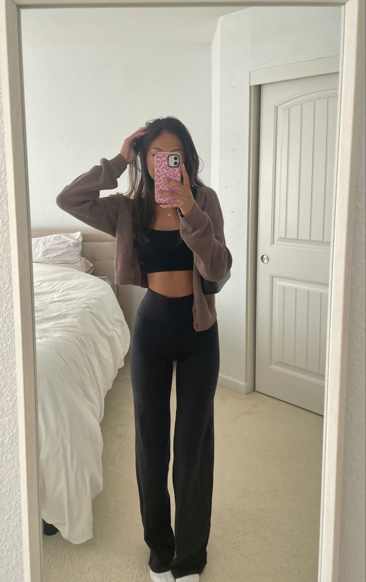 Leggings Outfit Comfy, Outfits For Leggings, Leggings Casual Outfit, Black Leggings Outfit Ideas, Black Leggings Casual, Comfy School Outfits, Leggings Outfit Ideas, Class Outfits, Black Leggings Outfit