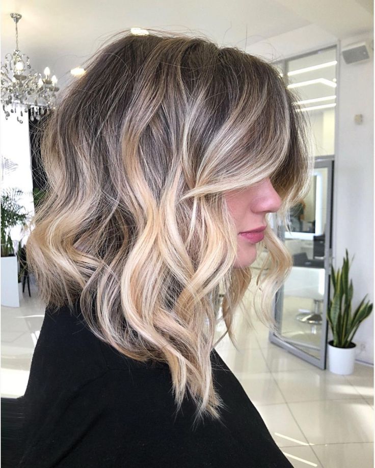 28 Messy Bob Haircut Ideas for the Ultimate Boho Vibe Spring Bob Hairstyles, Aesthetic Hairstyles For Medium Hair, Messy Bob Haircut, Spring Hair Color Trends, Haircut 2023, Aesthetic Hairstyles, Messy Bob, Haircuts For Medium Length Hair, Wavy Hairstyles Medium