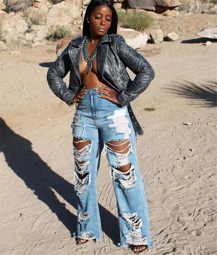 High Waist Ripped Jeans, Ripped High Waisted Jeans, Wide Leg Jeans Outfit, Ripped Denim Pants, High Waist Wide Leg Jeans, Ripped Pants, Denim Outfits, Cute Looks, Bodycon Floral Dress