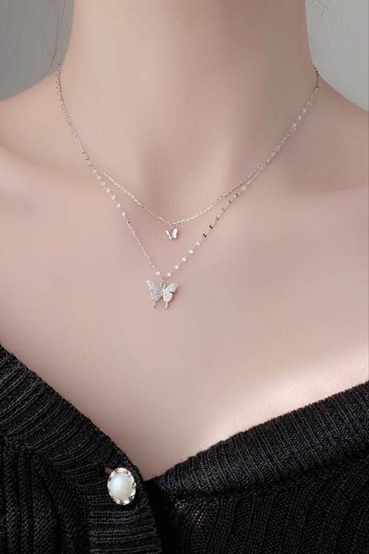 Trendy Outfits For Women, Simplistic Jewelry, Muka Lelaki, Minimalist Necklace Silver, Ethereal Jewelry, Jewelry Necklace Simple, Neck Pieces Jewelry, Sport Clothing, Fancy Jewelry Necklace