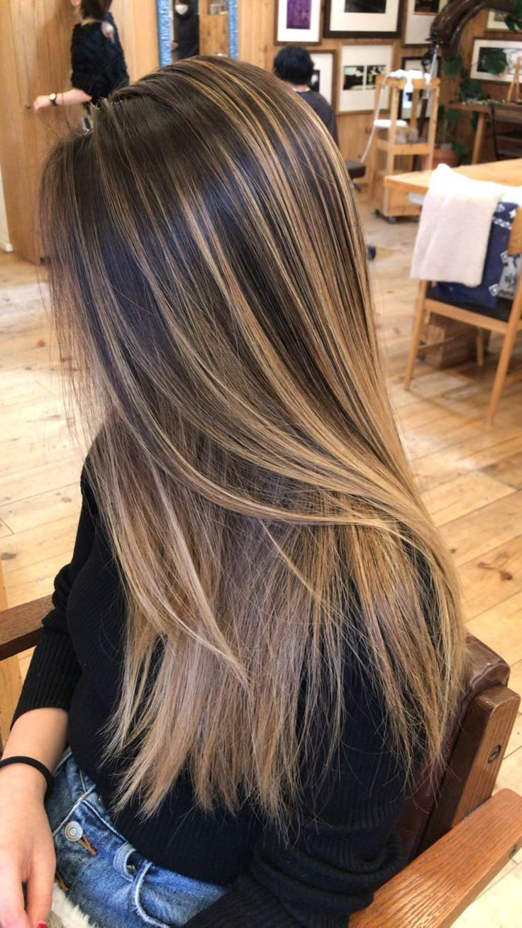 Brown Hair Inspo, Brunette Hair With Highlights, Hair Colour Ideas, Gorgeous Hair Color, Brown Hair With Blonde Highlights, Hair Color Light Brown, Brown Hair Balayage, Hair With Highlights, Highlights Brown Hair