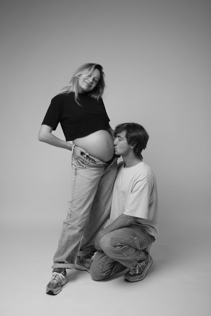 Pregnancy third trimester photos Pregnant Couple Shoot, Edgy Maternity Shoot Couple, Editorial Maternity Shoot Couple, Cool Pregnancy Photoshoot, Pregnancy Photos Black And White, Prenatal Photoshoot Ideas, Polaroid Maternity Pictures, Black And White Maternity Shoot Couples, Pregnancy Photoshoot With Husband