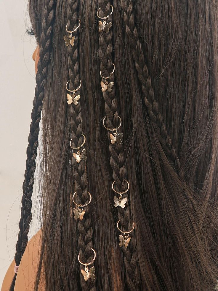 Boho Chic Hair Accessories, Gold Hair Beads Braids, Hair Jewlrey Aesthetic, Golden Hair Jewelry, Dangling Hair Accessories, Prom Hair Butterflies, Braided Hair Accessories, Hair Assecery, Charms In Hair