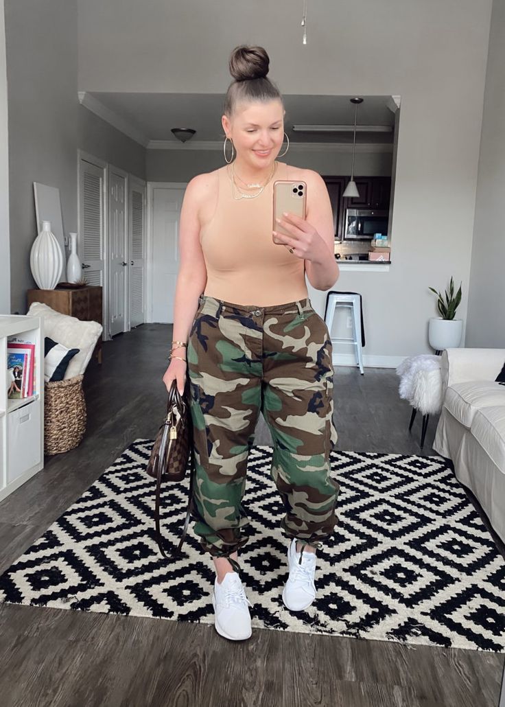 5 WAYS TO WEAR ZARA BODYSUIT Miami Checklist, Camo Joggers Outfit, Womens Jogger, Julia Marie, Chill Fashion, Yeezy Fashion, Budget Outfits, Zara Bodysuit, Atlanta Fashion