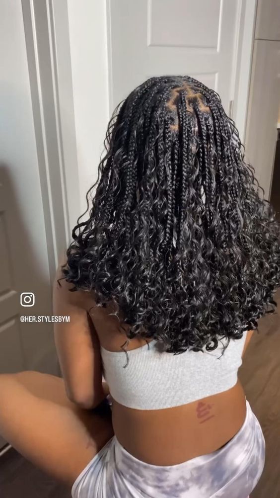 Goddess braids turorial, balck girl hairstyles, braids, short braids, knotless braids, curly bouncy braids Hairstyles Braids Short, Boho Braided Hairstyles, Braids Short, Braids Knotless, Short Box Braids Hairstyles, Twisted Hair, Braided Hairstyles For Black Women Cornrows, Short Box Braids, Feed In Braids Hairstyles