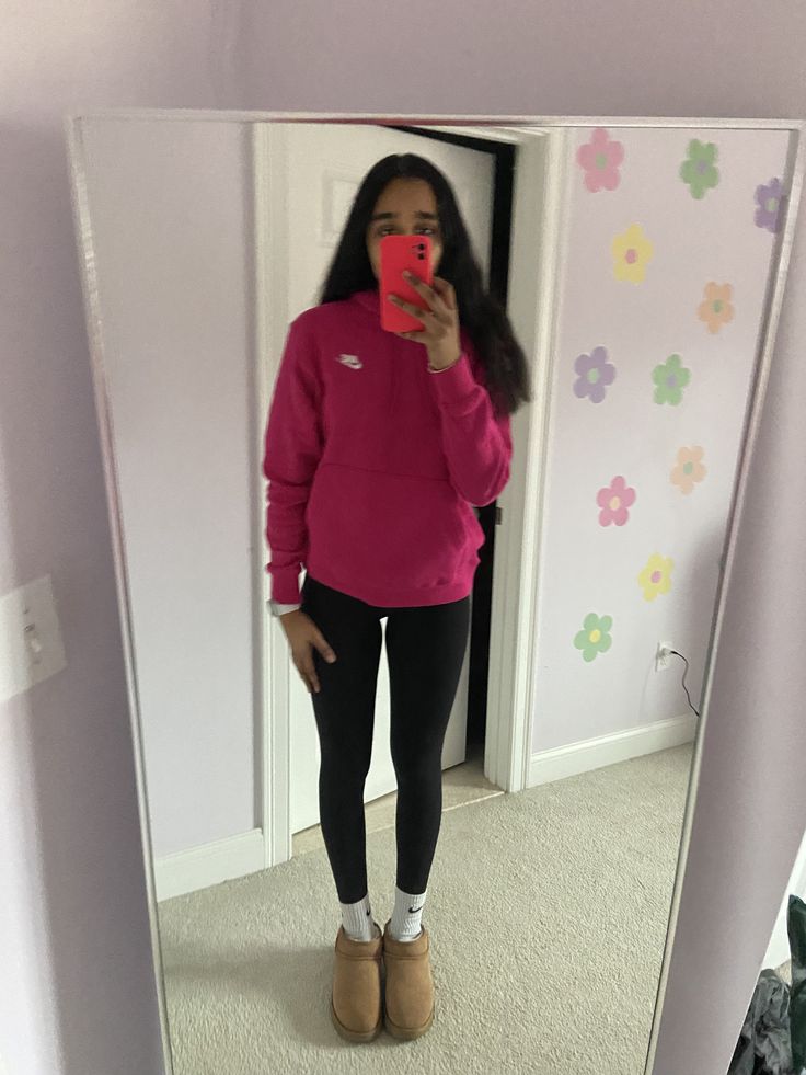 Nike hoodie, outfit, nike outfit, ultra minu uggs outfit, outfit ideas How To Style A Nike Hoodie, Nike Hoodie Outfit Aesthetic, Black Nike Hoodie Outfit Women, Pink Nike Hoodie Outfit, White Nike Hoodie Outfit, Nike Tech Outfits Women, Nike Hoodie Outfit Women, Nike Crewneck Outfit, Outfit Ideas With Uggs