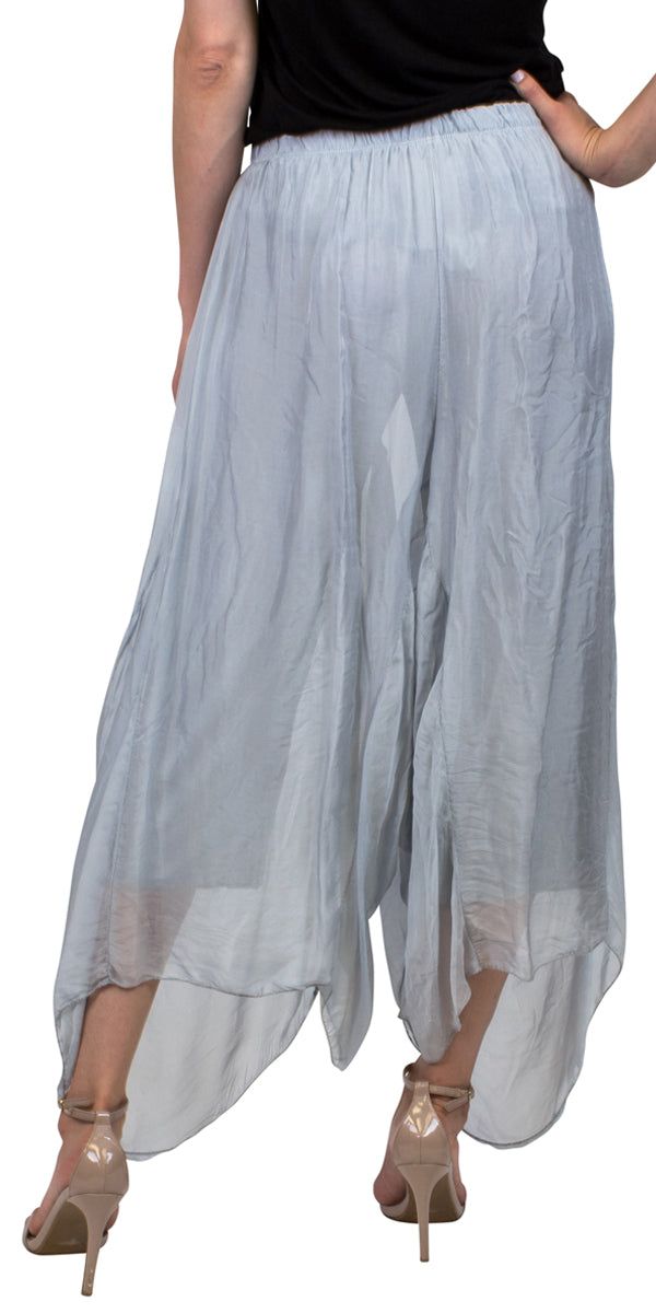 Beautiful 100% Silk Crop Balloon Pants. This is similar to the Linen Balloon Crop Pants but in a soft silk material. There is an elastic waistband. Exterior 100% Silk / Interior Lining - 95% Viscose 5% Elastin Made in Italy One Size Fits Most Model is 5'8 Viscose Wide-leg Pants With Elastic Waistband, Spring Silk Wide Leg Pants With Elastic Waistband, Summer Viscose Wide-leg Pants, Summer Wide-leg Viscose Pants, Ankle-length Viscose Wide Leg Pants With Elastic Waistband, Silk Wide-leg Pants For Summer, Casual Silk Wide Leg Pants For Spring, Silk Wide Leg Pants For Summer, Spring Viscose Wide Leg Bottoms