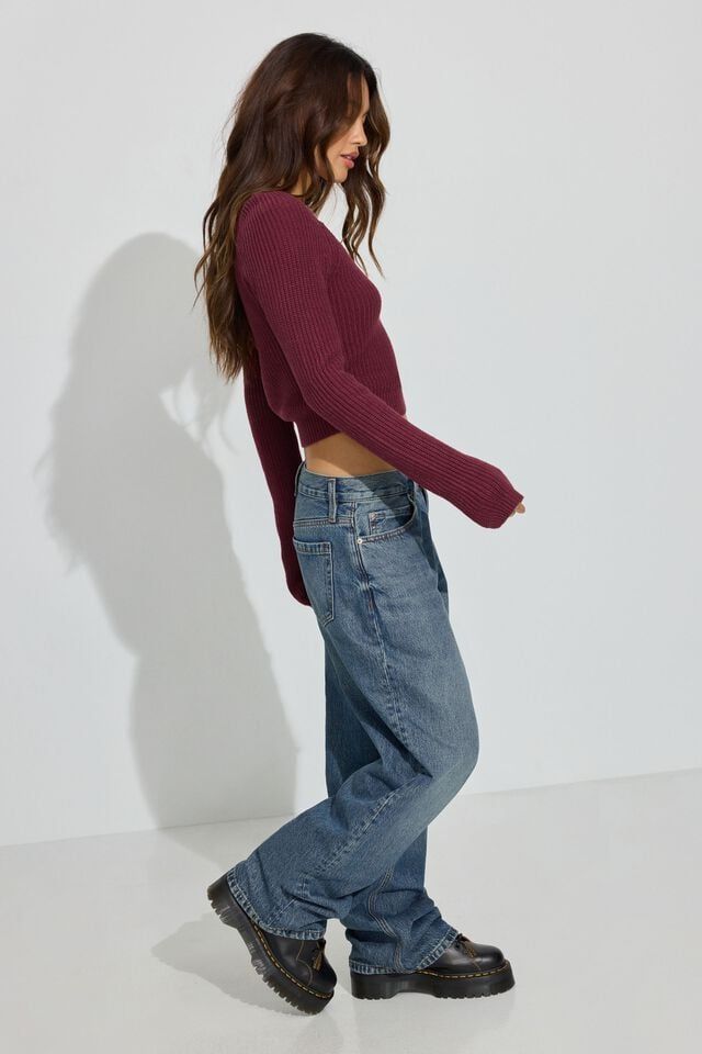 Low Rise Baggy Jeans, Banks Blue Loose Flare Jeans, Semi Baggy Jeans Outfit, Baggy Bell Bottom Jeans, Versatile Baggy Jeans For Fall, Baggy Jeans For Everyday Fall Wear, Low Rise Blue Jeans Outfit, Relaxed Fit Jeans Women Outfits, Baggy Fashion Outfits, Baggy Jeans Tight Top