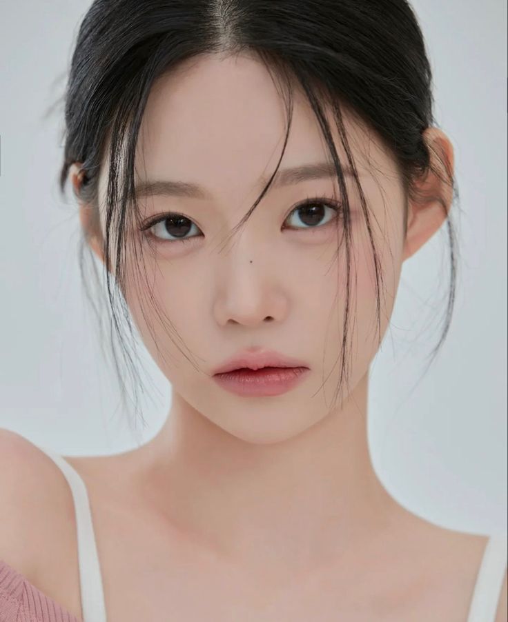 Makeup Ala Korea, Makeup Asia, Gradient Lips, Asian Makeup Looks, Korean Makeup Look, Soft Makeup Looks, Chica Cool, Ethereal Makeup, Beauty Photoshoot