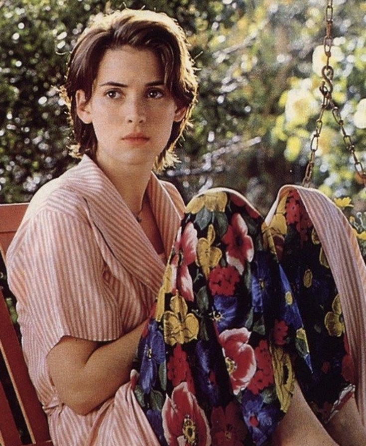 Winona Ryder 90s Short Hair, Winona Ryder Hair, Winona Ryder 90s, Ladies Short Hair, 90s Haircuts, Kim Hair, 90s Grunge Hair, Haircuts For Ladies, Winona Forever