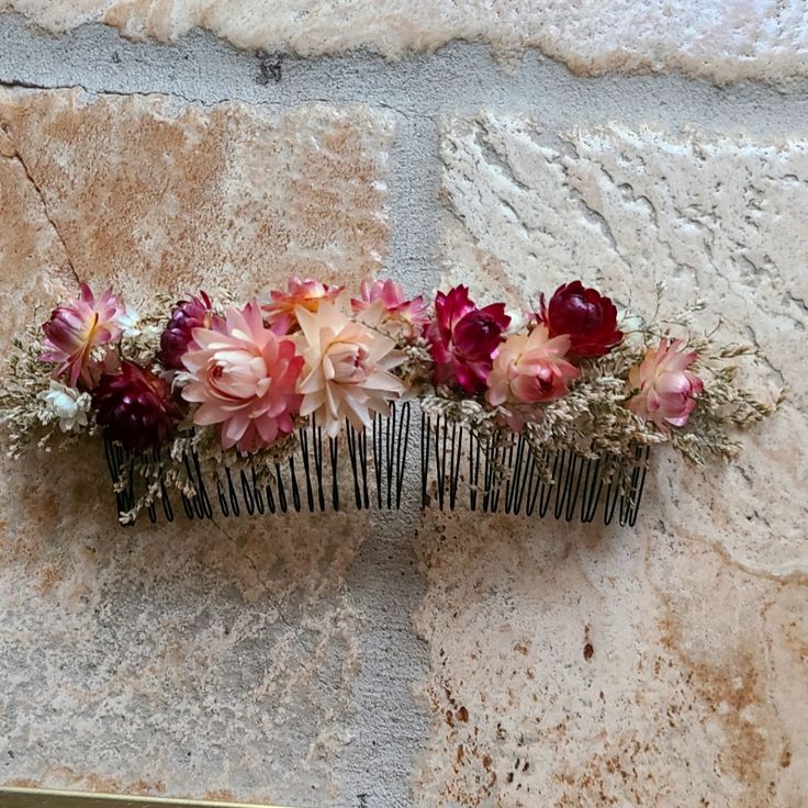 Beautiful Dried Flower Comb Flower Comb, Make Happy, Dried Flower, Flower Crown, Dried Flowers, Comb, Pink White, Pink Ladies, Wedding Flowers