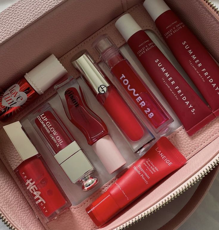 America Makeup, Koleksi Makeup, Preppy Makeup, Lip Gloss Cosmetics, Makeup Bag Essentials, Sephora Skin Care, Lip Gloss Collection, Fancy Makeup, Lip Products