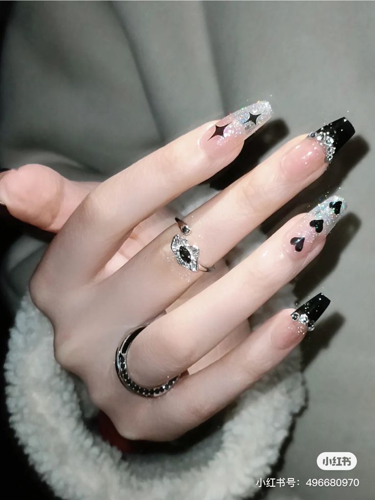 Black And White Nail Art, Art 2023, Desain Quilling, Asian Nails, Punk Nails, Korean Nails, Grunge Nails, Her Nails, Blush Nails