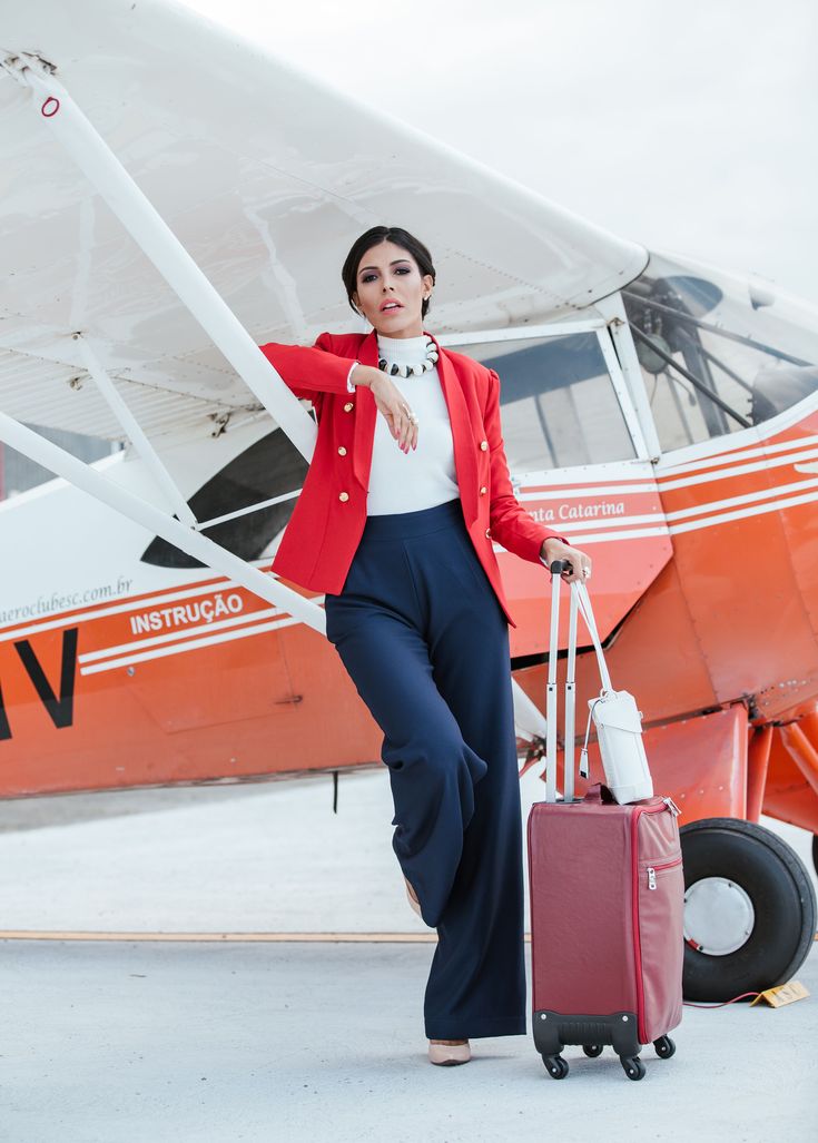 Viva Magenta, Outfits Woman, Classy Chic, Dress Red, Old Money, Red Dress, Ootd, Blazer, Money