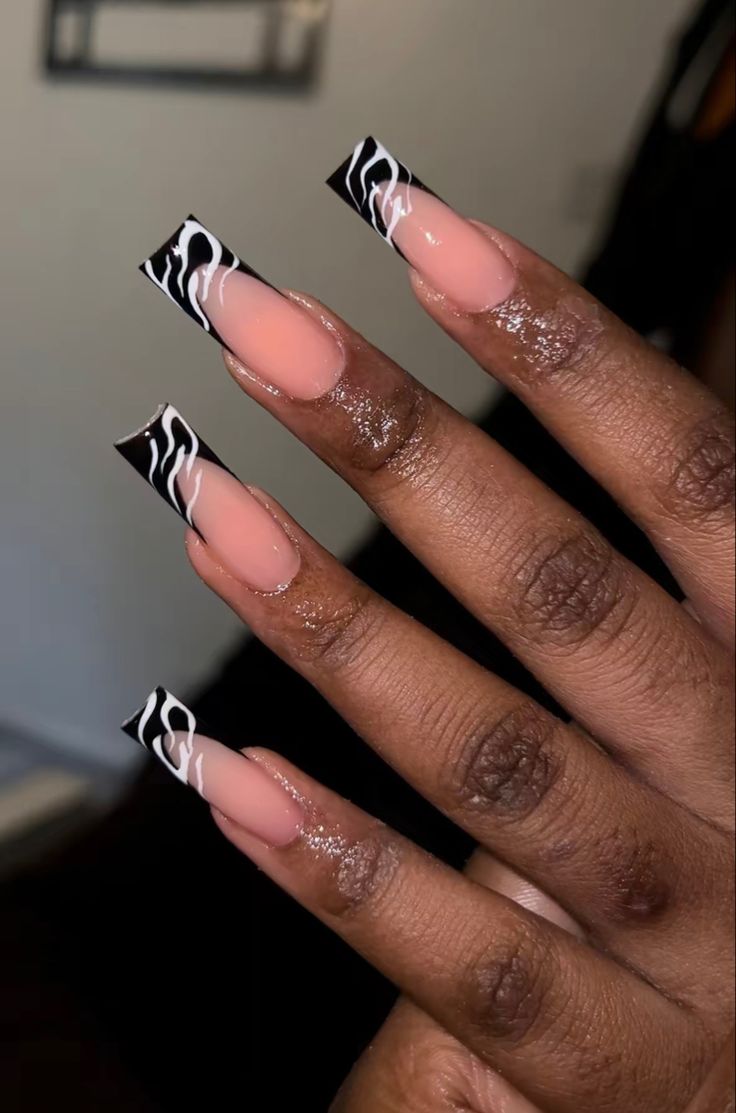 Black French Nails With White Line, Black Franchise Nails, French Tips Black And White, Black Acrylic Nails Medium, Black French Tip With White Line, French Nails With Lines, French Tip Nails Black And White, Coffin Nails Designs French Tip, Black Line Art Nails