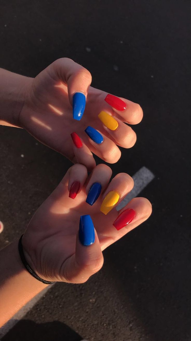 primary color nails Deco Nails, Colorful Nails, Color Nails, Nail Styles, Summer Acrylic Nails, Acrylic Nails Coffin, Coffin Nails Designs, Fire Nails, Dream Nails