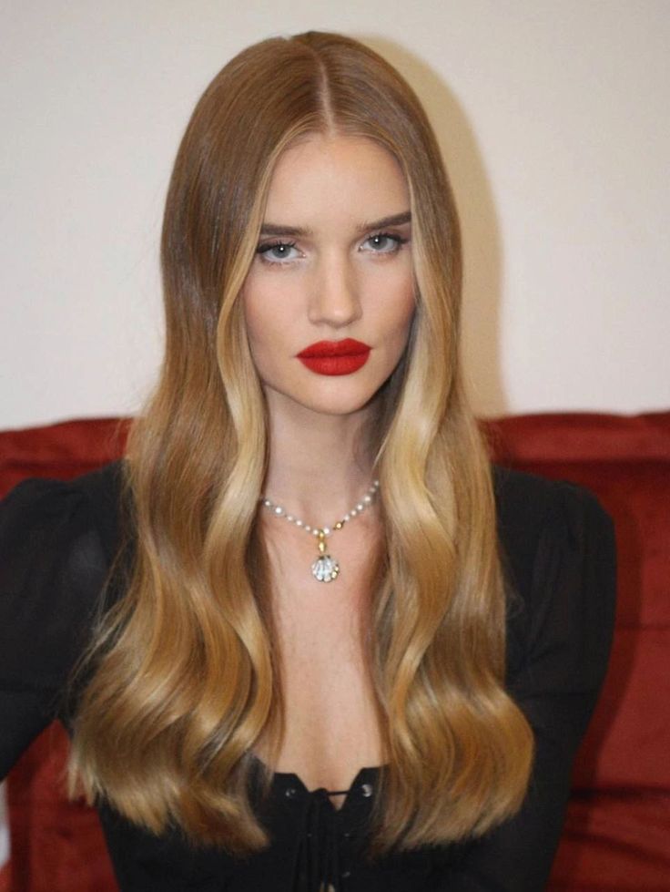 Rosie Huntington Whiteley Haircut, Rosie Huntington Hair, Rosie Huntington Whiteley Hair, Rosie Hw, Dirty Blonde Hair, Rosie Huntington, Huntington Whiteley, Normal Hair, Rosie Huntington Whiteley