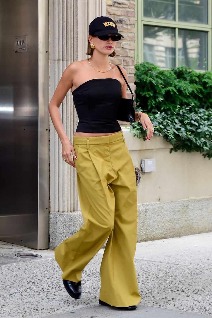 Hailey Bieber Wedding, Bieber Wedding, Hailey Bieber Street Style, Hailey Baldwin Street Style, Tribeca New York, Hailey Bieber Outfits, True Autumn, Carpet Outfits, Hailey Bieber Style