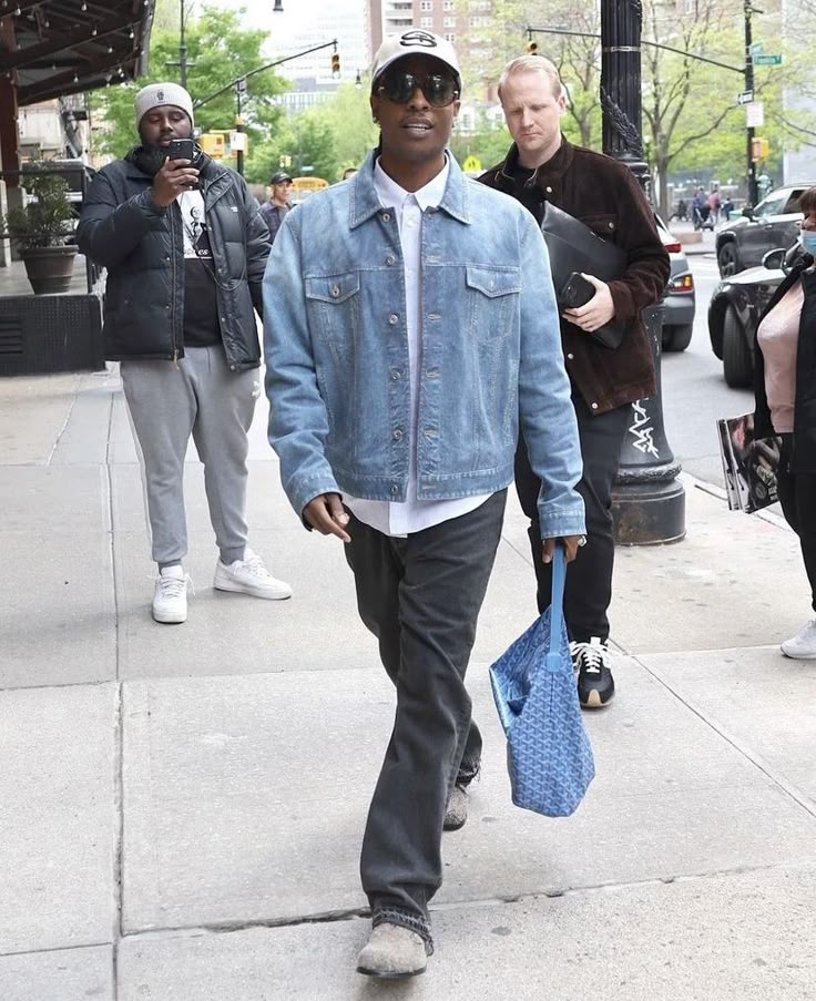 Demin Jacket Outfits Men, Blue Denim Shirt Outfit, Mens Denim Shirt Outfit, Asap Rocky Outfits, Asap Rocky Rihanna, Asap Rocky Fashion, Formal Streetwear, Denim Shirt Outfit, Dad Vibes