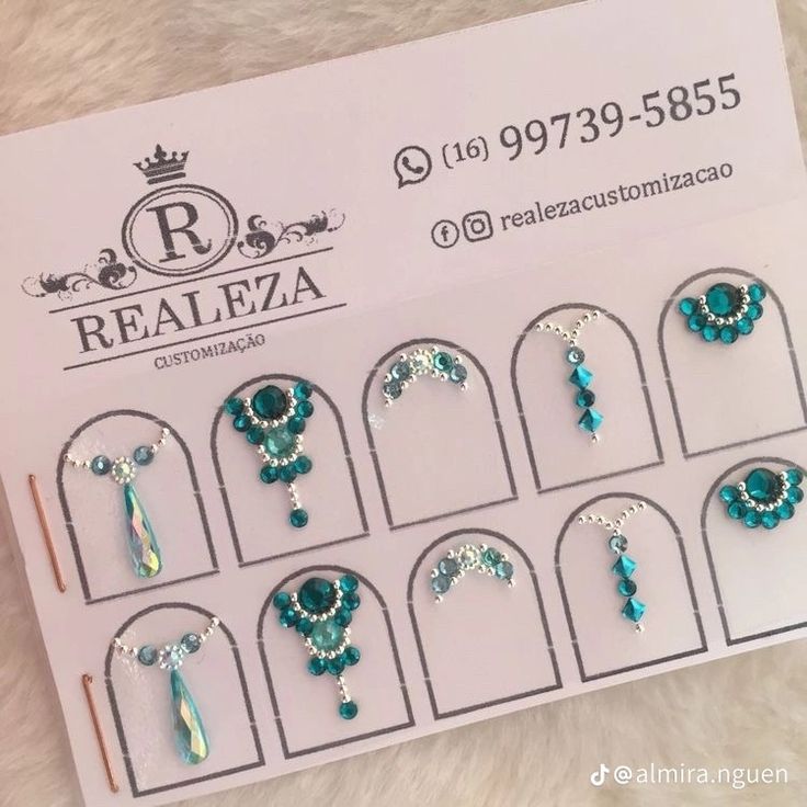 Mail Rhinestone Placement, Rhinestone Nail Patterns, Crystal Layout Ideas Nails, Rihnstone Placement On Nails, Mail Rhinestone Designs, Nail Stone Placement, Nail Art With Gems Rhinestones, Rhinestone Nail Placement Ideas, Nail Crystal Placement