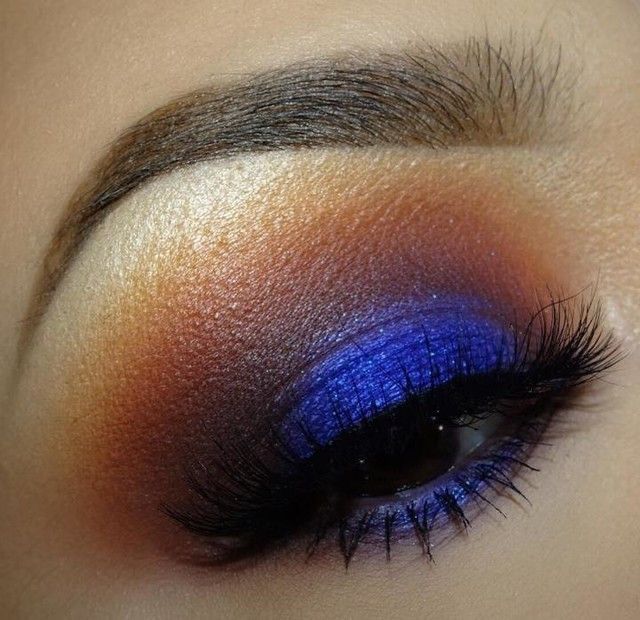 Intergalactic Makeup, Blue Lashes, Jaclyn Hill Eyeshadow Palette, Eye Glitter, Brown Eye, Beautiful Eye Makeup, Eye Makeup Designs, Colorful Eye Makeup, Stunning Makeup