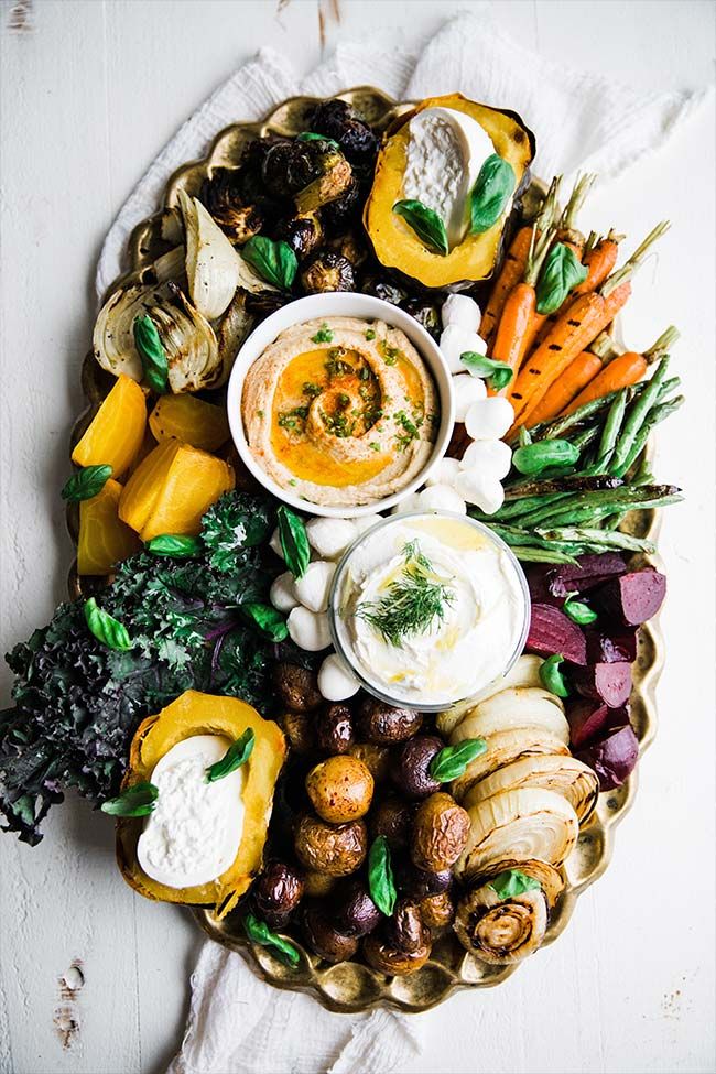 Vegetable Crudite Platter, Easy Grilled Vegetables, Vegetable Crudite, How To Grill Vegetables, Vegan Grill, Grill Vegetables, Billy Parisi, Crudite Platter, Vegetable Plate