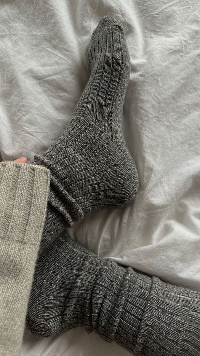 Grey Cozy Aesthetic, Comfy Vibes, Socks Aesthetic, Cosy Socks, Cold Time, Aesthetic Couple, Cozy Socks, Cozy Vibes, Autumn Cozy