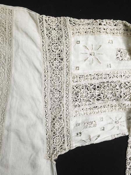 Embroidery Theme, 17th Century Clothing, Museum Of London, London Museums, Century Clothing, Heirloom Sewing, Clothing And Textile, Linens And Lace, Antique Clothing