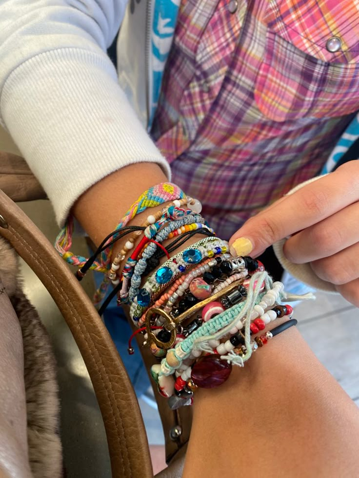 Bracelets On Wrist Aesthetic, Wrist Full Of Bracelets, Hippie Bracelets Diy, Lots Of Bracelets On Wrist, Summer Bracelets Aesthetic, Bracelets On Wrist, Cute Gift Shop, Summer Wrist, Hippie Bracelets