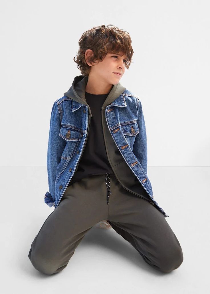 Preteen Boys Fashion, Kids Catalogs, Teen Boy Outfits, בר מצווה, Boy Models, Boy Poses, Mango Kids, 인물 사진