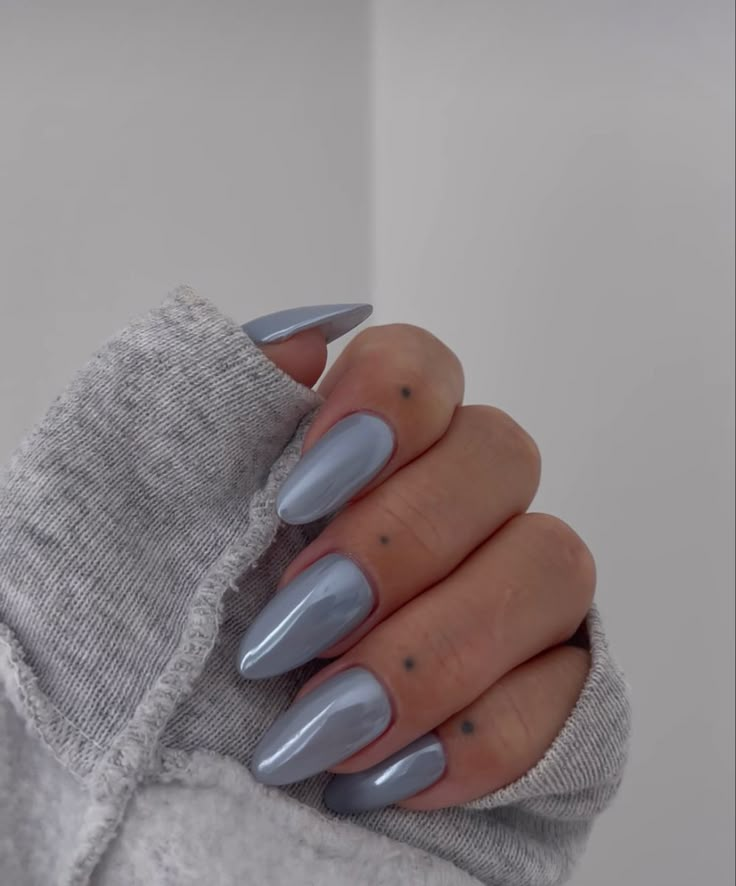 Icy Grey Nails, Nail Inspo For January, Almond Nails Winter Colors 2023, January Nails Chrome, Winter Crome Nails, Blue Gray Chrome Nails, Grey Blue Chrome Nails, Dusty Blue Chrome Nails, Light Gray Chrome Nails