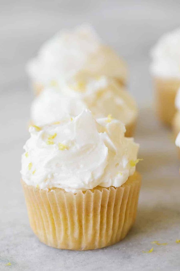 butter cream frost cupcake