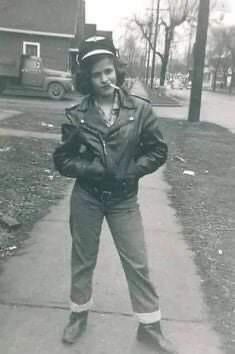 1950s Greaser Women, 60s Greaser, 50s Greaser Aesthetic, Greaser Aesthetic, Greaser Girl, Greaser Style, The Wild One, 1940s Outfits, Biker Gang