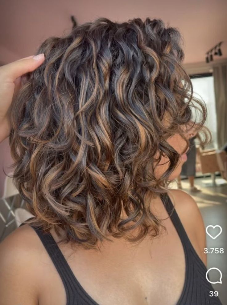 Natural Curly Hair Cuts, Curly Hair Photos, Curly Hair Updo, Medium Curly Hair Styles, Haircuts For Wavy Hair, Haircuts For Curly Hair, Curly Hair Inspiration, Curly Hair Routine, Curly Hair With Bangs