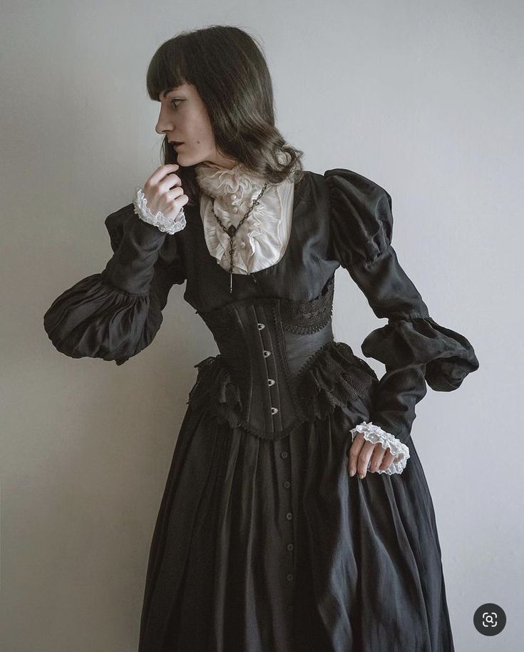 Vampire Clothes, Alt Fashion, Gothic Outfits, Goth Outfits, Fantasy Clothing, Dark Fashion, Gothic Lolita, Character Outfits, Historical Fashion