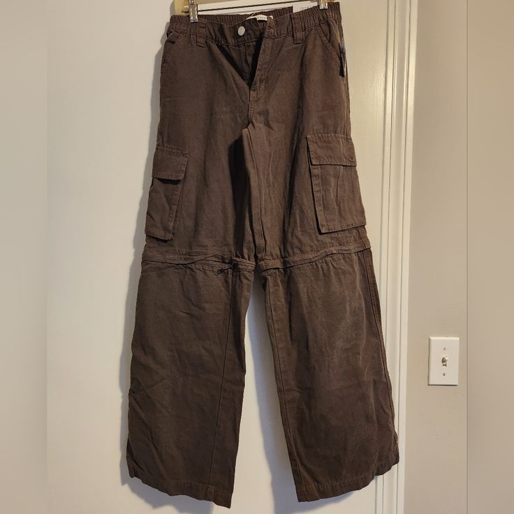 Pac Sun Low Rise Puddle Cargo Pants. Brown Wash, Size Small. Brand New With Tags. Low-Rise Sits Low On The Waist Slouchy, Relaxed Full-Length Leg Approximately 8.5" Rise 32 1/2" Inseam Brown Baggy Cargo Pants, Brown Baggy Pants, Brown Cargos, Cargo Pants Brown, Style Development, Baggy Pants Outfit, Dark Brown Pants, Brown Cargo Pants, Pacsun Pants