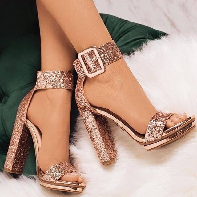 51 Mejores Tacones de Moda para lucir Guapa esta Temporada 2019 Hak Tinggi, Ankle Strap Chunky Heels, Prom Heels, Toe Post Sandals, Studded Heels, Buckled Heels, Combat Boot, Prom Shoes, Fashion Heels