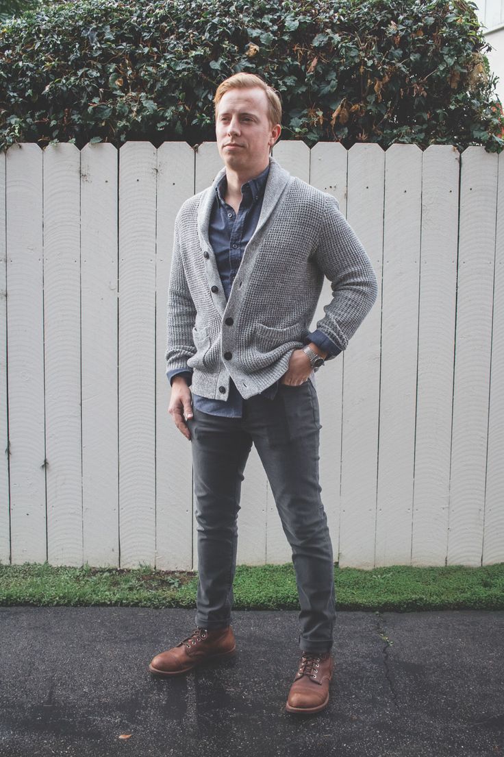 shawl collar cardigan blue shirt gray jeans red wing iron ranger Gray Jeans Outfit Winter, Light Grey Jeans Outfit, Outfits With Grey Cardigan, Grey Jeans Outfit, Grey Jeans Men, Grey Sweater Outfit, Sweater Outfits Men, Jeans Outfit Men, Jeans Outfit Winter