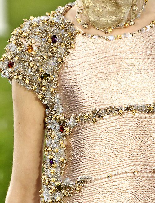 gold detail Haute Couture Details, Mode Chanel, Chanel Couture, Chanel Haute Couture, Couture Details, Vestidos Vintage, Chanel Fashion, Classy And Fabulous, Embroidery Inspiration