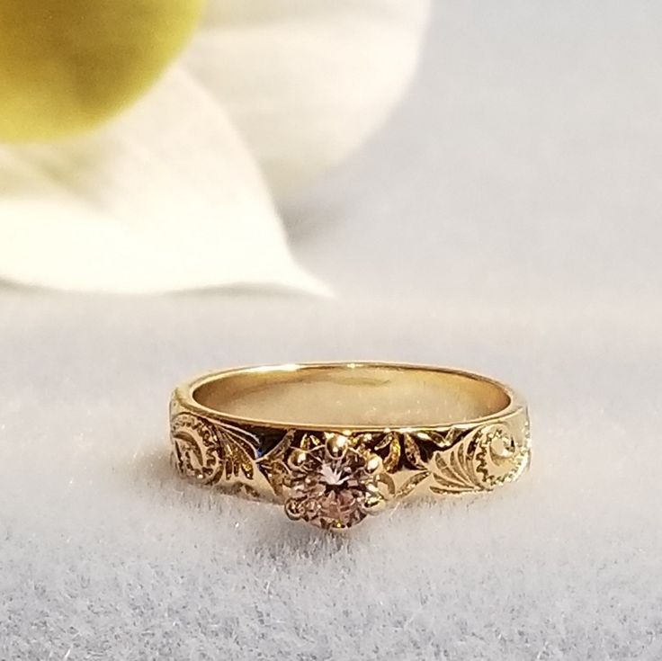 14kt High Quality Gold Plated Hawaiian Heirloom Band Ring With Cz Stone. Band Measures 4mm In Width. Multiple Sizes Available. Comes Gift Wrapped For Easy Gifting. Hawaiian Ring, Western Jewelry Necklace, Quinceanera Jewelry, Xoxo Jewelry, Fashion Rings Silver, Vintage Gold Rings, Bff Necklaces, Sterling Silver Wedding Rings, Mexican Jewelry