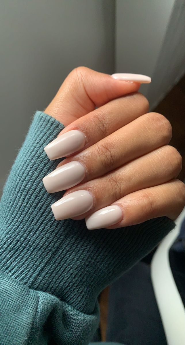 Coffin shape acrylic nails in DND 452 Sweet romance Dnd Sweet Romance, Cream Nail Color, Cream Acrylics, Sofisticated Nails, Creme Nails, Acrylic Nails Nude, Solid Color Nails, Back To School Nails, Summer Manicure