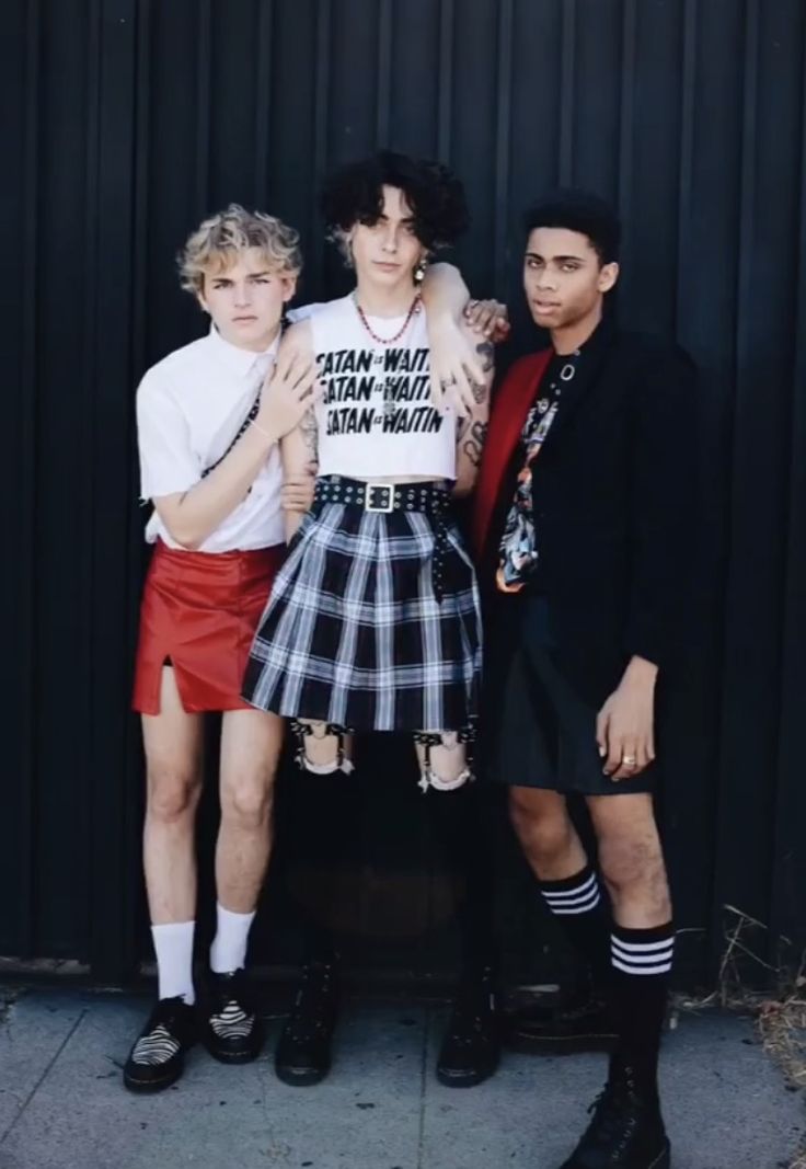 Bryce Xavier, Boys Wearing Skirts, Boys In Skirts, Guys In Skirts, Men Wearing Skirts, Clothes Swap, Concept Inspiration, Androgynous Models, Gender Fluid Fashion