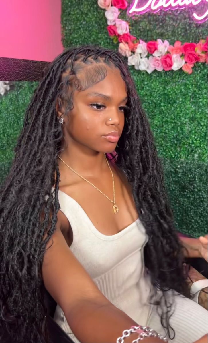 Foc Locs Hairstyles Long, Summer Black Hairstyles Braids, Soft Locks With Curls, Faux Locs Human Hair, Summer Hair Styles Black Women, Small Soft Locs, Soft Locs With Curls, Braided Hairstyles For Sports, Bohemian Soft Locs