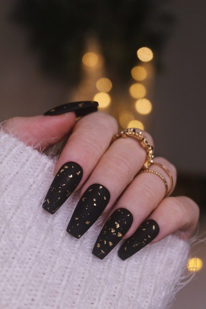 Black Gold Nails, Festive Nails, New Years Eve Nails, Nails Chrome, Medium Coffin, Gold Nail Designs, Matte Black Nails, Gold Nail, Builder Gel