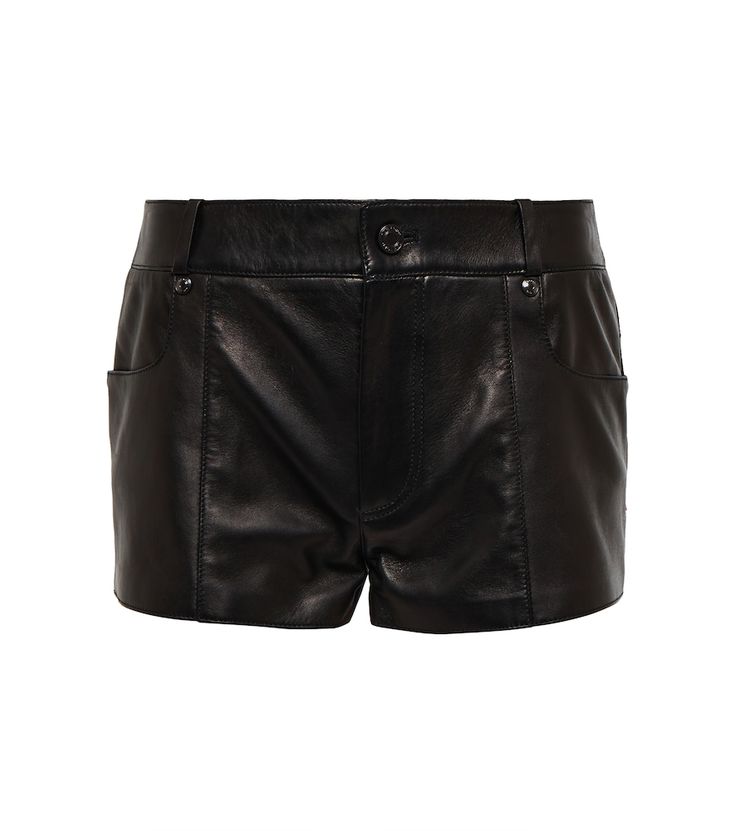 Tom Ford presents the ultimate tough-luxe piece: leather shorts. Made from soft lamb leather, these shorts are exquisitely tailored with a slim-fitting silhouette. Wear yours with the label's stand-out blouses for a feminine meets rocker aesthetic. Pull Short En Cuir, Sweater Leather Shorts, Luxury Leather Shorts, Rocker Aesthetic, Tom Ford Leather, Tom Ford Clothing, Black Toms, Leopard Print Pants, Leopard Print Shorts